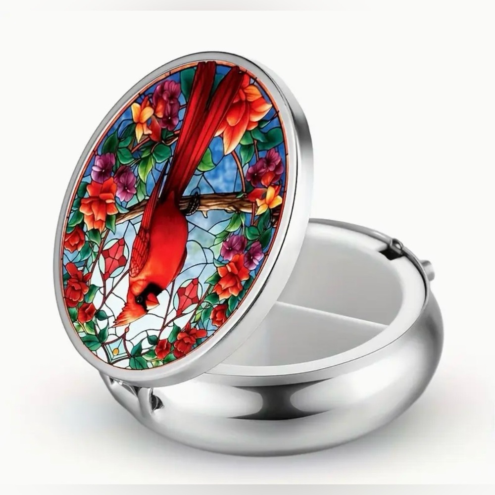 Cardinal Round Pill Organizer 3-Compartment Compact Pill Case New - Picture 2 of 10